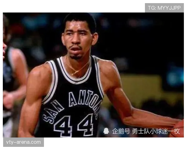 乔治·格文突破得分效率领先昔日得分手，展现无球跑动优势
